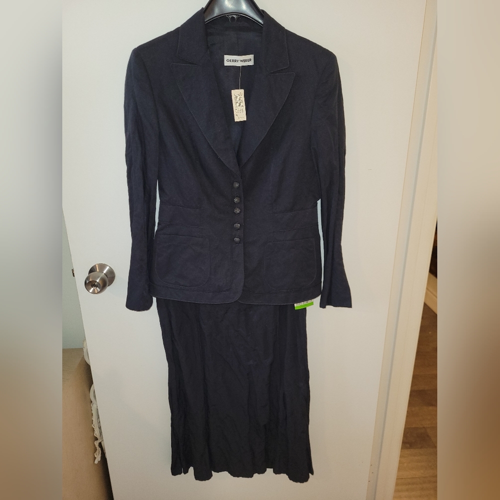 Beautiful Gerry Weber dark navy suit. Brand new tags attached.